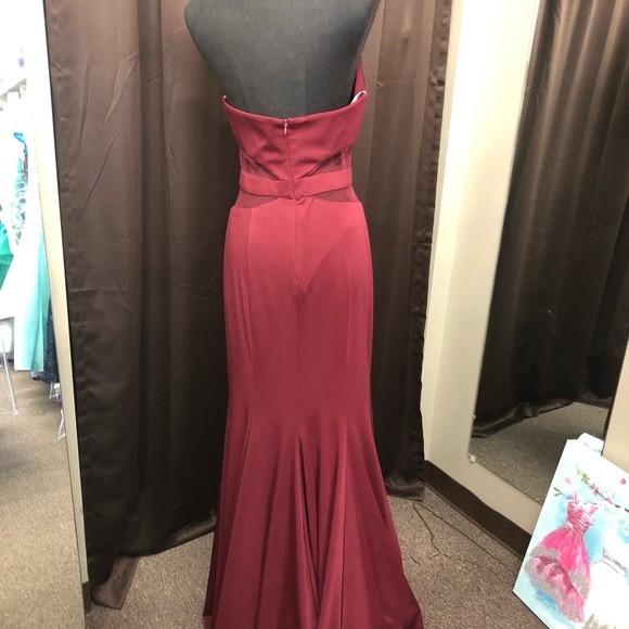 Maroon Formal Gown by STARBOX Size Medium - Picture 4 of 10